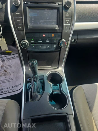 2017 Toyota Camry SE - miniatura 11