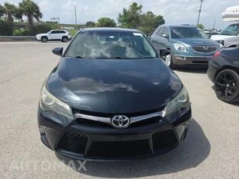 2017 Toyota Camry SE - miniatura 2