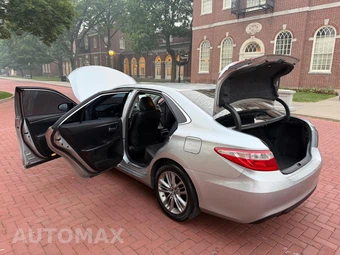 2017 Toyota Camry SE - miniatura 13