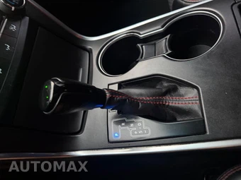 2017 Toyota Camry SE - miniatura 18