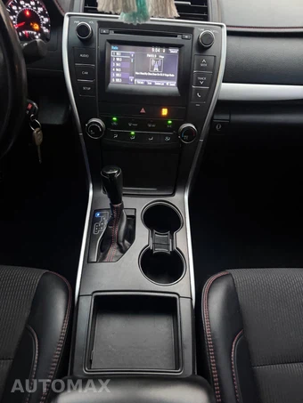 2017 Toyota Camry SE - miniatura 20