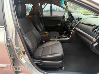 2017 Toyota Camry SE - miniatura 32