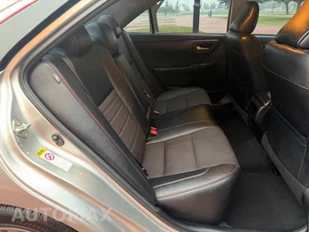 2017 Toyota Camry SE - miniatura 33