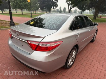 2017 Toyota Camry SE - miniatura 4