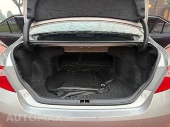 2017 Toyota Camry SE - miniatura 48