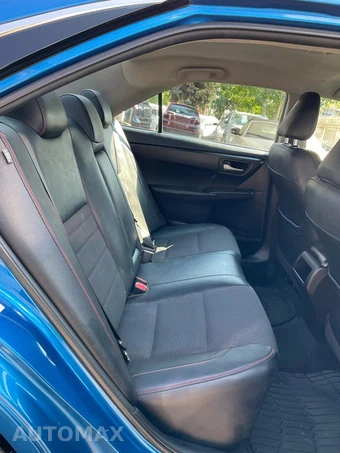 2017 Toyota Camry SE - miniatura 16