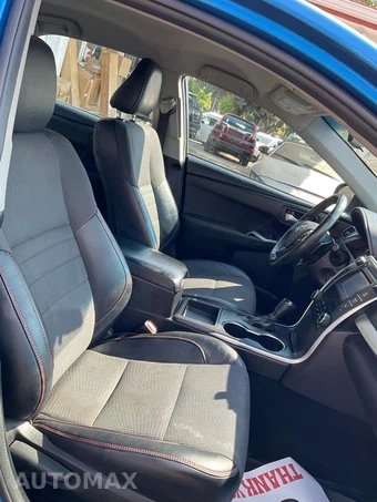 2017 Toyota Camry SE - miniatura 18
