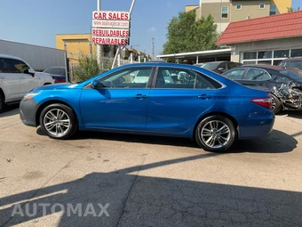2017 Toyota Camry SE - miniatura 2