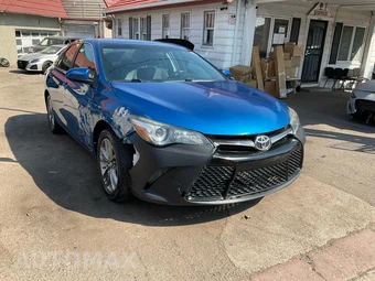 2017 Toyota Camry SE - miniatura 7
