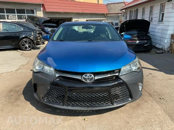 2017 Toyota Camry SE - miniatura 8