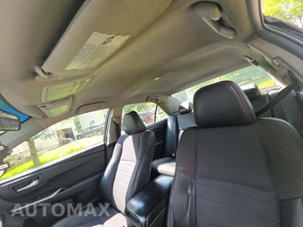 2017 Toyota Camry SE – miniatura 11