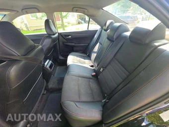 2017 Toyota Camry SE – miniatura 13
