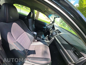 2017 Toyota Camry SE – miniatura 18