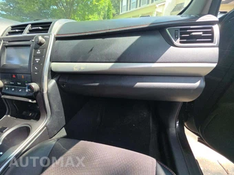2017 Toyota Camry SE – miniatura 19