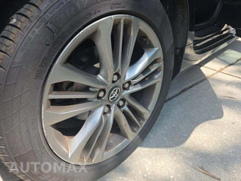 2017 Toyota Camry SE – miniatura 25