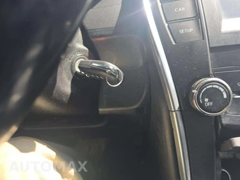 2017 Toyota Camry SE – miniatura 8