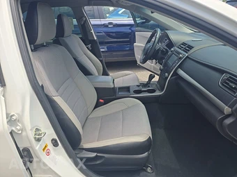2017 Toyota Camry SE - miniatura 14