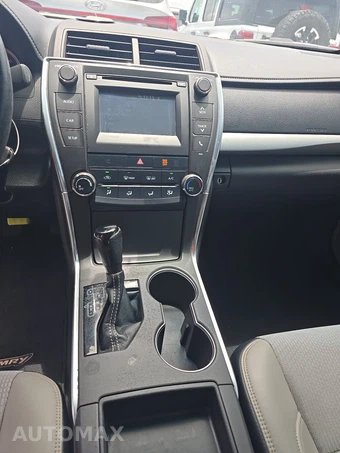 2017 Toyota Camry SE - miniatura 17