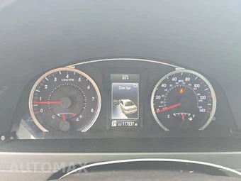 2017 Toyota Camry SE - miniatura 18