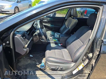 2017 Toyota Camry SE – miniatura 3