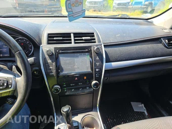 2017 Toyota Camry SE – miniatura 7