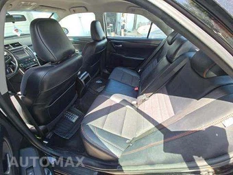 2017 Toyota Camry SE - miniatura 13