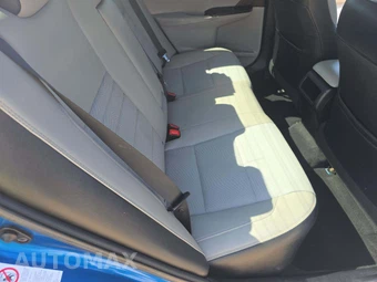 2017 Toyota Camry SE - miniatura 13