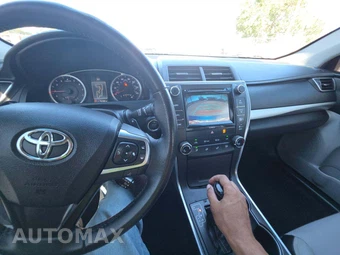 2017 Toyota Camry SE - miniatura 7