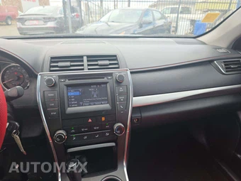 2017 Toyota Camry SE - miniatura 10
