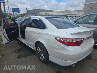 2017 Toyota Camry SE - miniatura 2