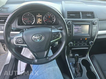 2017 Toyota Camry SE - miniatura 11
