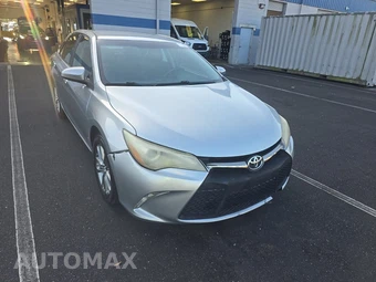 2017 Toyota Camry SE - miniatura 3
