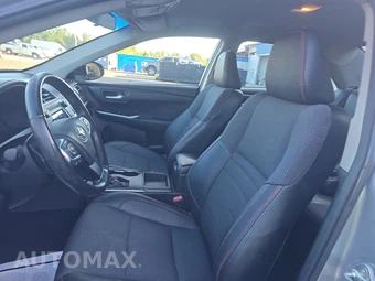 2017 Toyota Camry SE - miniatura 7