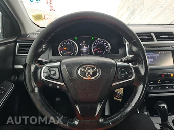 2017 Toyota Camry SE - miniatura 10