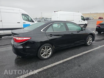2017 Toyota Camry SE - miniatura 4