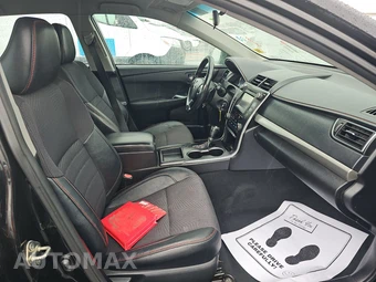 2017 Toyota Camry SE - miniatura 8