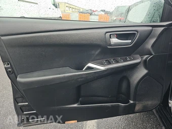 2017 Toyota Camry SE - miniatura 9
