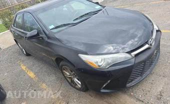 2017 Toyota Camry SE - miniatura 3