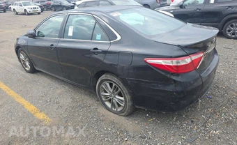 2017 Toyota Camry SE - miniatura 5