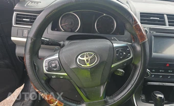 2017 Toyota Camry SE - miniatura 6