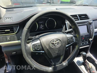 2017 Toyota Camry SE - miniatura 10