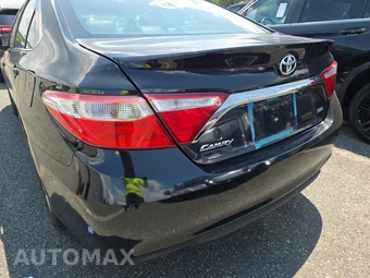 2017 Toyota Camry SE - miniatura 16