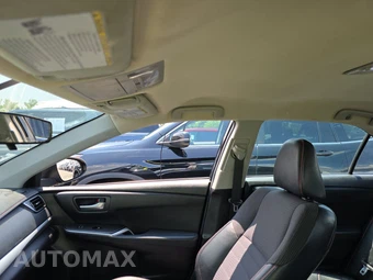 2017 Toyota Camry SE - miniatura 18