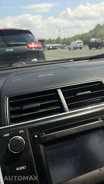 2017 Toyota Camry SE - miniatura 19