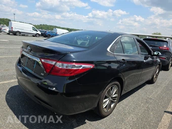 2017 Toyota Camry SE - miniatura 4