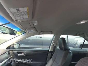 2017 Toyota Camry SE - miniatura 17