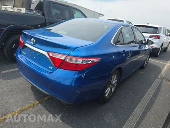2017 Toyota Camry SE - miniatura 4