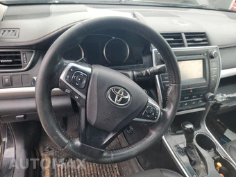 2017 Toyota Camry SE - miniatura 10