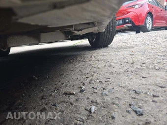 2017 Toyota Camry SE – miniatura 17