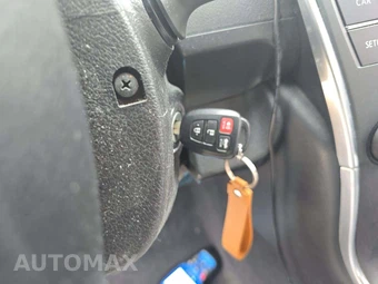 2017 Toyota Camry SE – miniatura 8